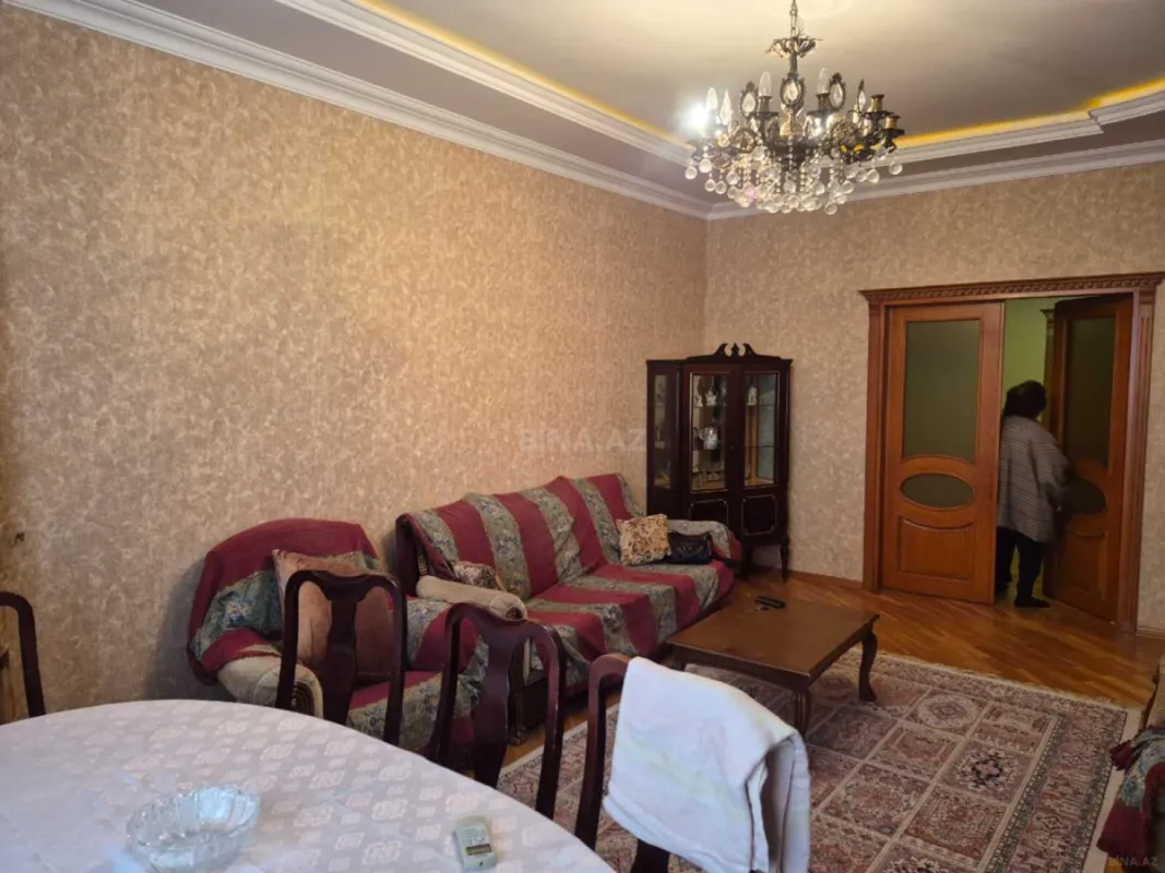 Kirayə verilir 3 otaqlı mənzil 148 m²