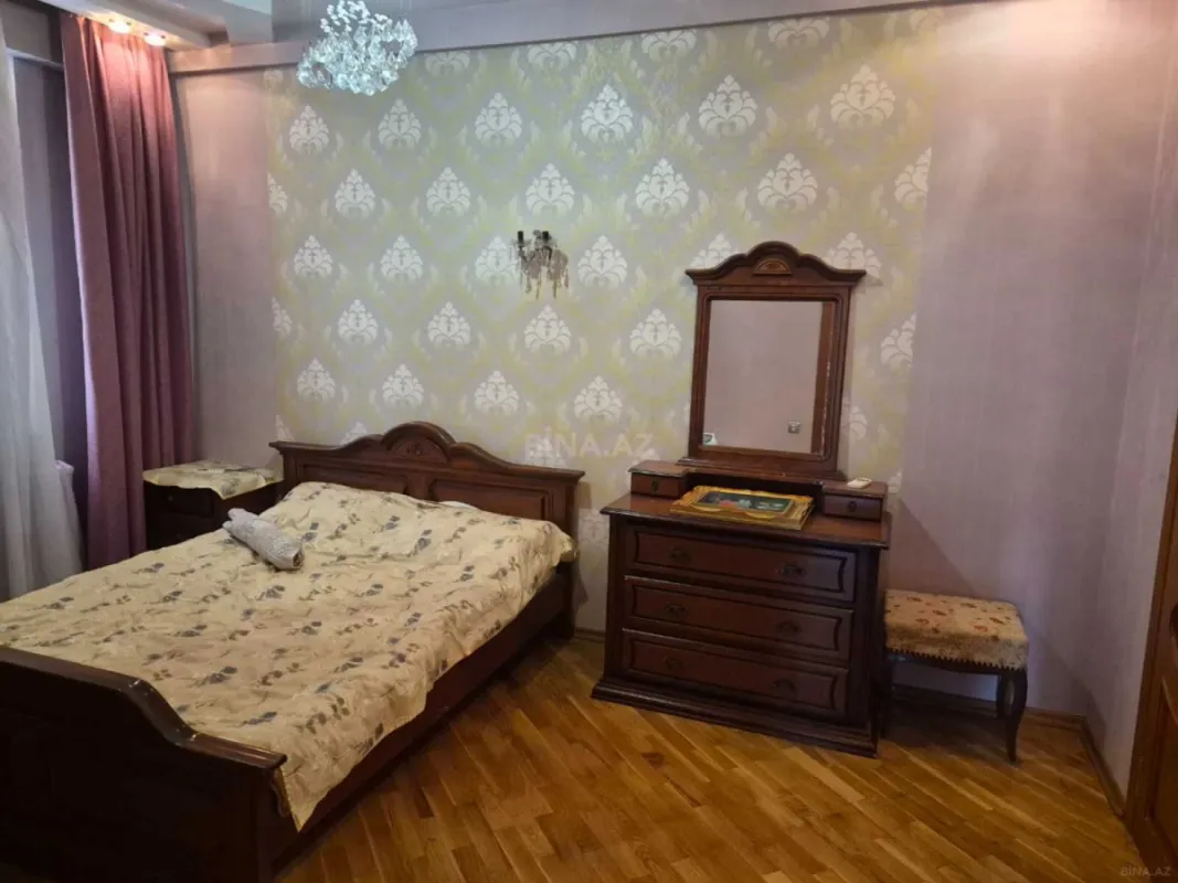 Kirayə verilir 3 otaqlı mənzil 148 m²