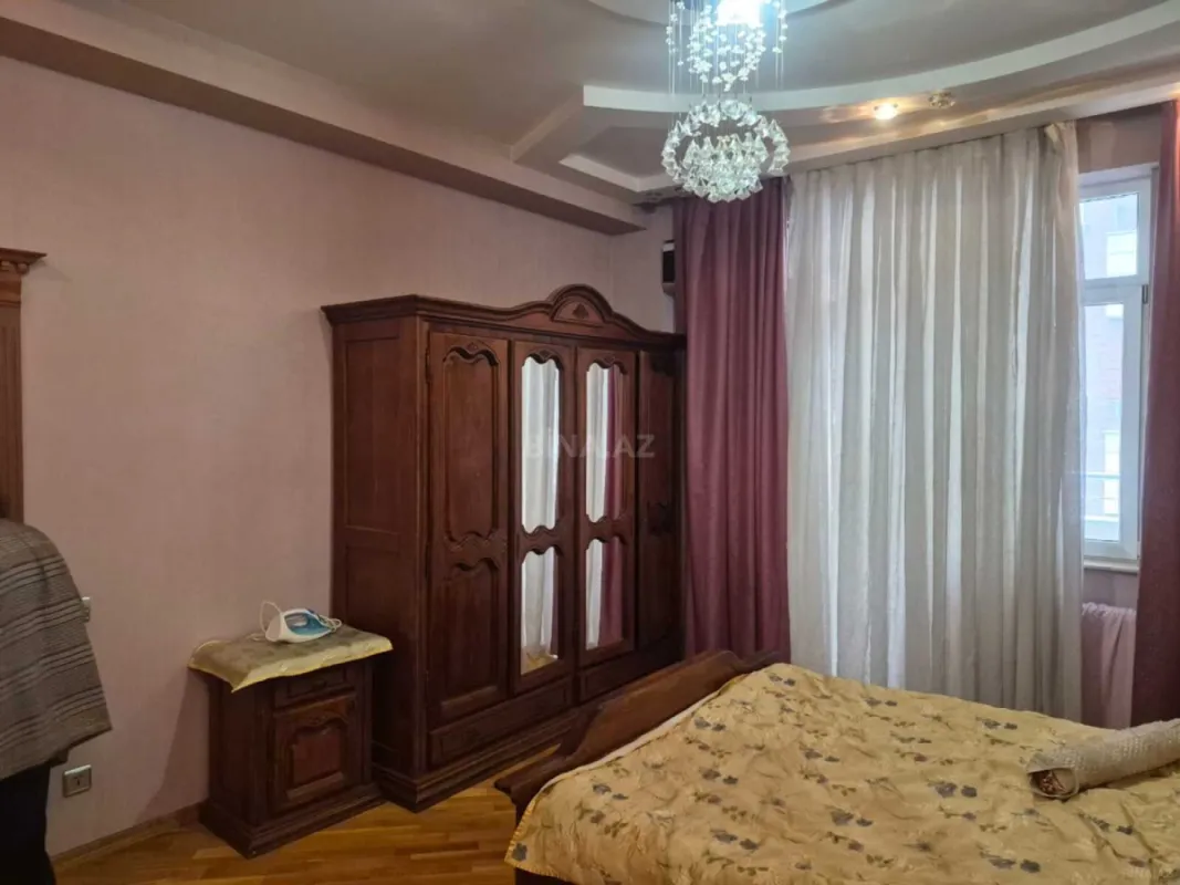 Kirayə verilir 3 otaqlı mənzil 148 m²
