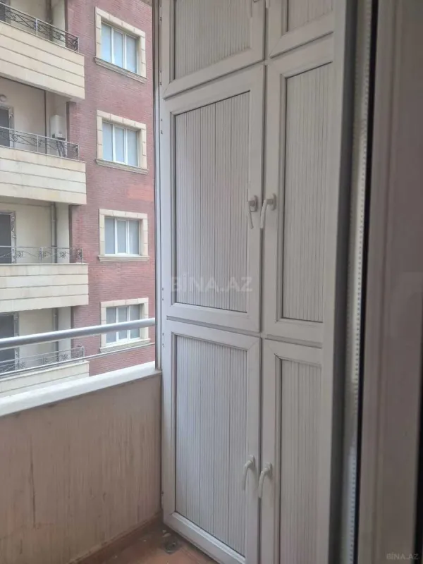 Kirayə verilir 3 otaqlı mənzil 148 m²