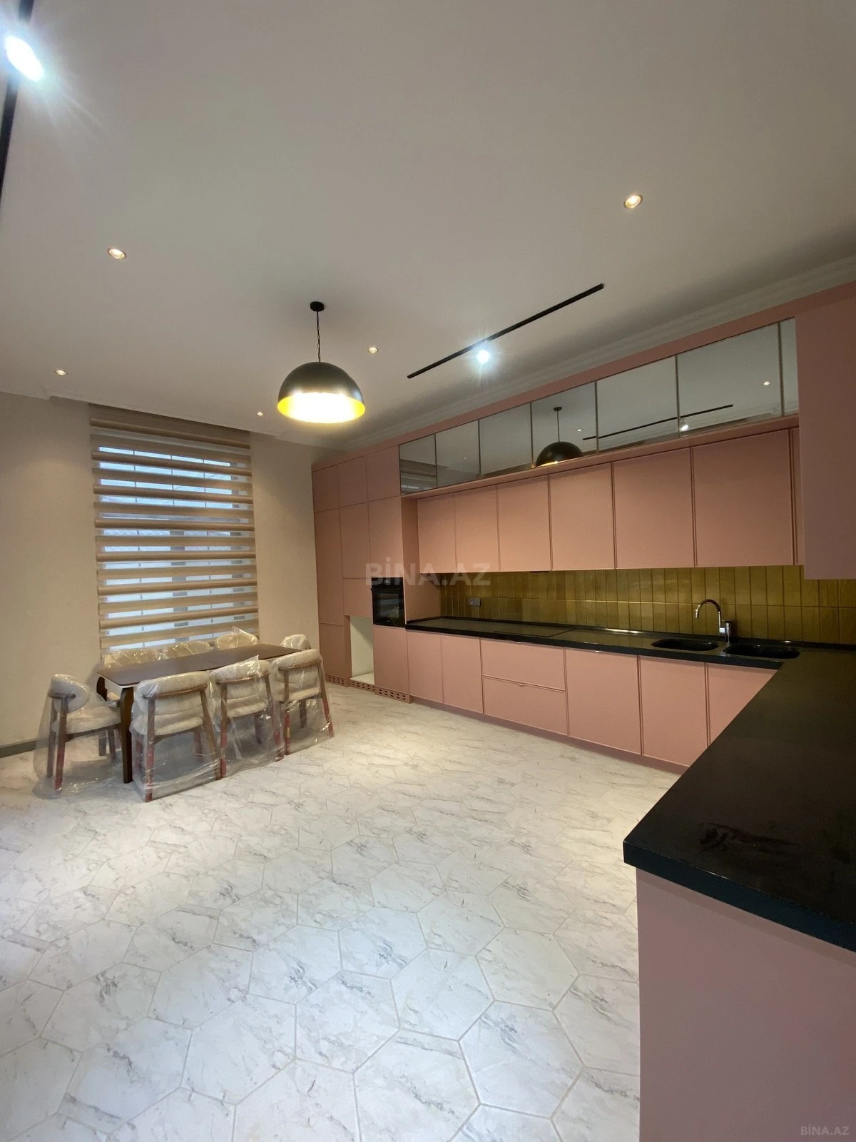 Kirayə verilir 5 otaqlı həyət evi 360 m²