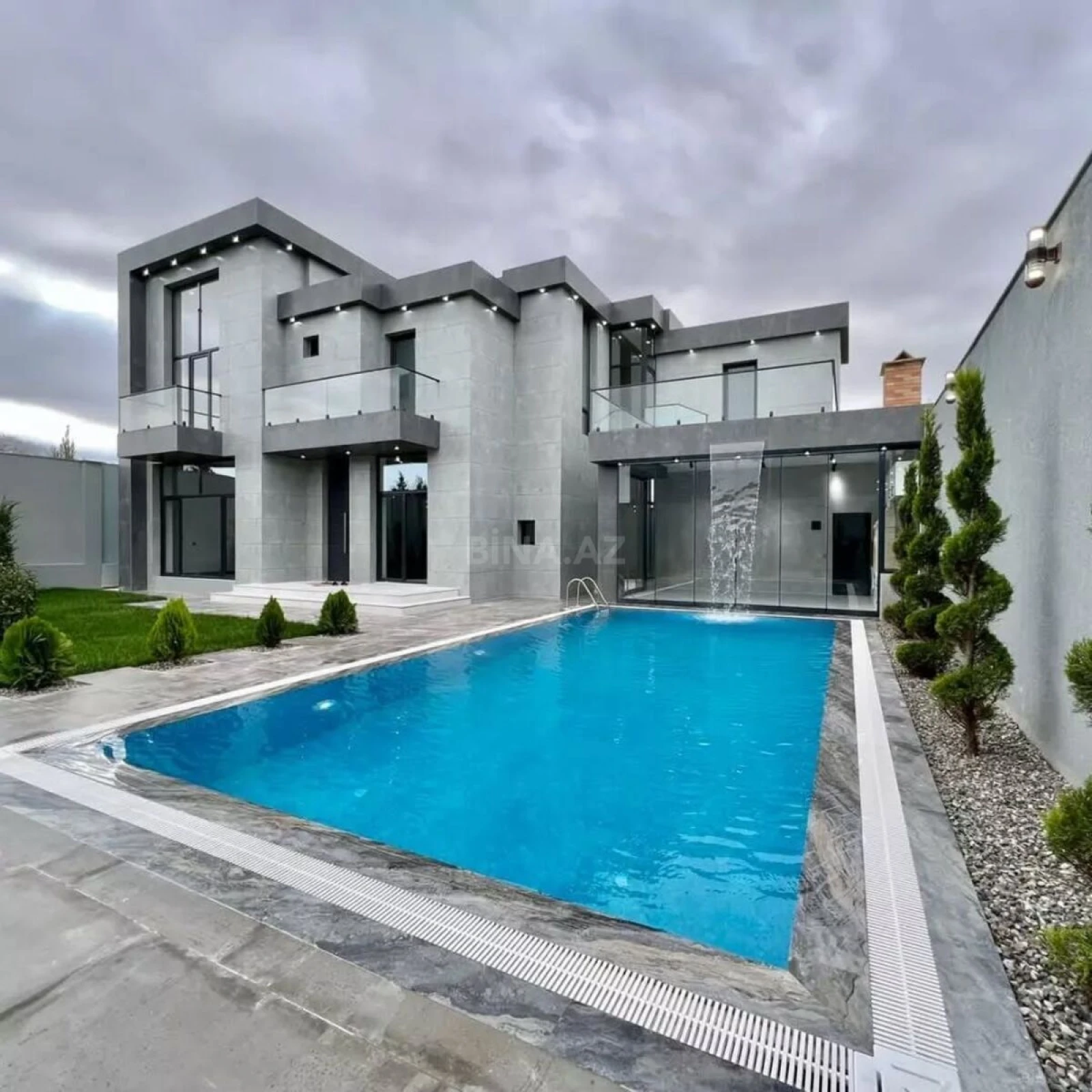 Kirayə verilir 5 otaqlı həyət evi 360 m²