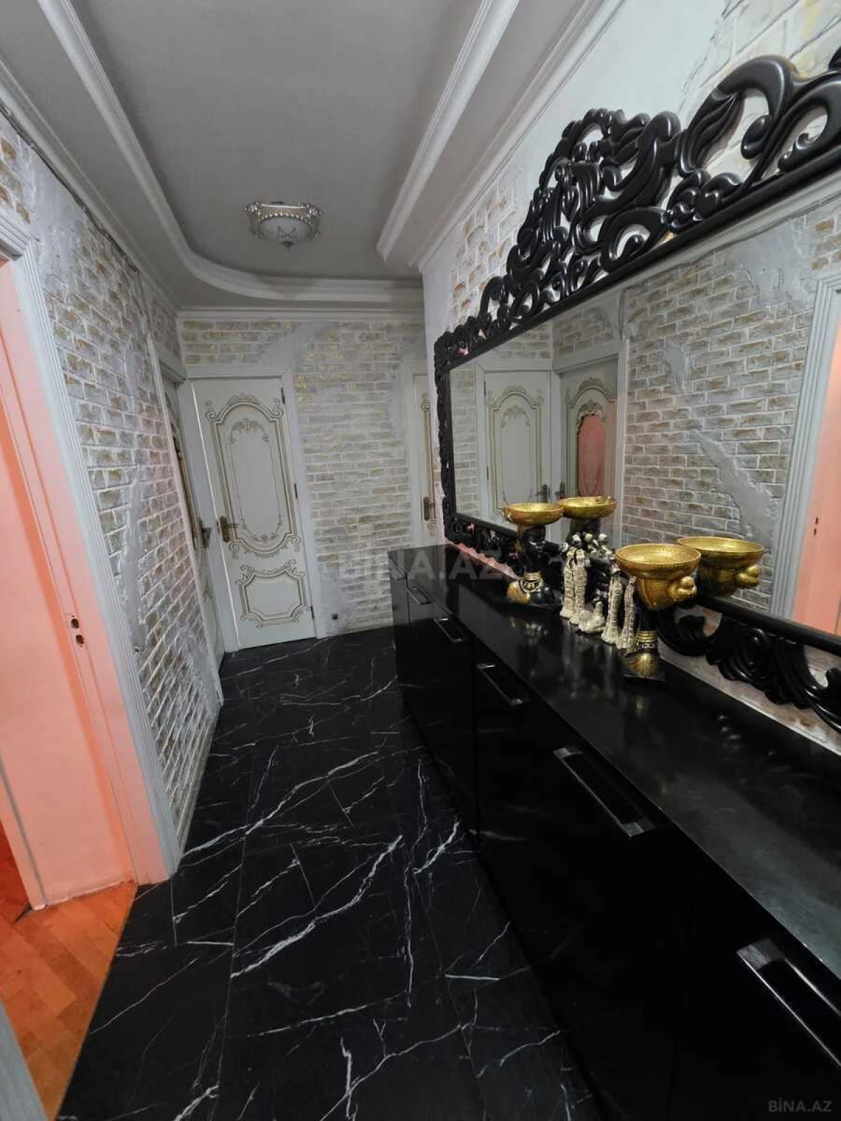 Satılır 4 otaqlı mənzil 100 m²