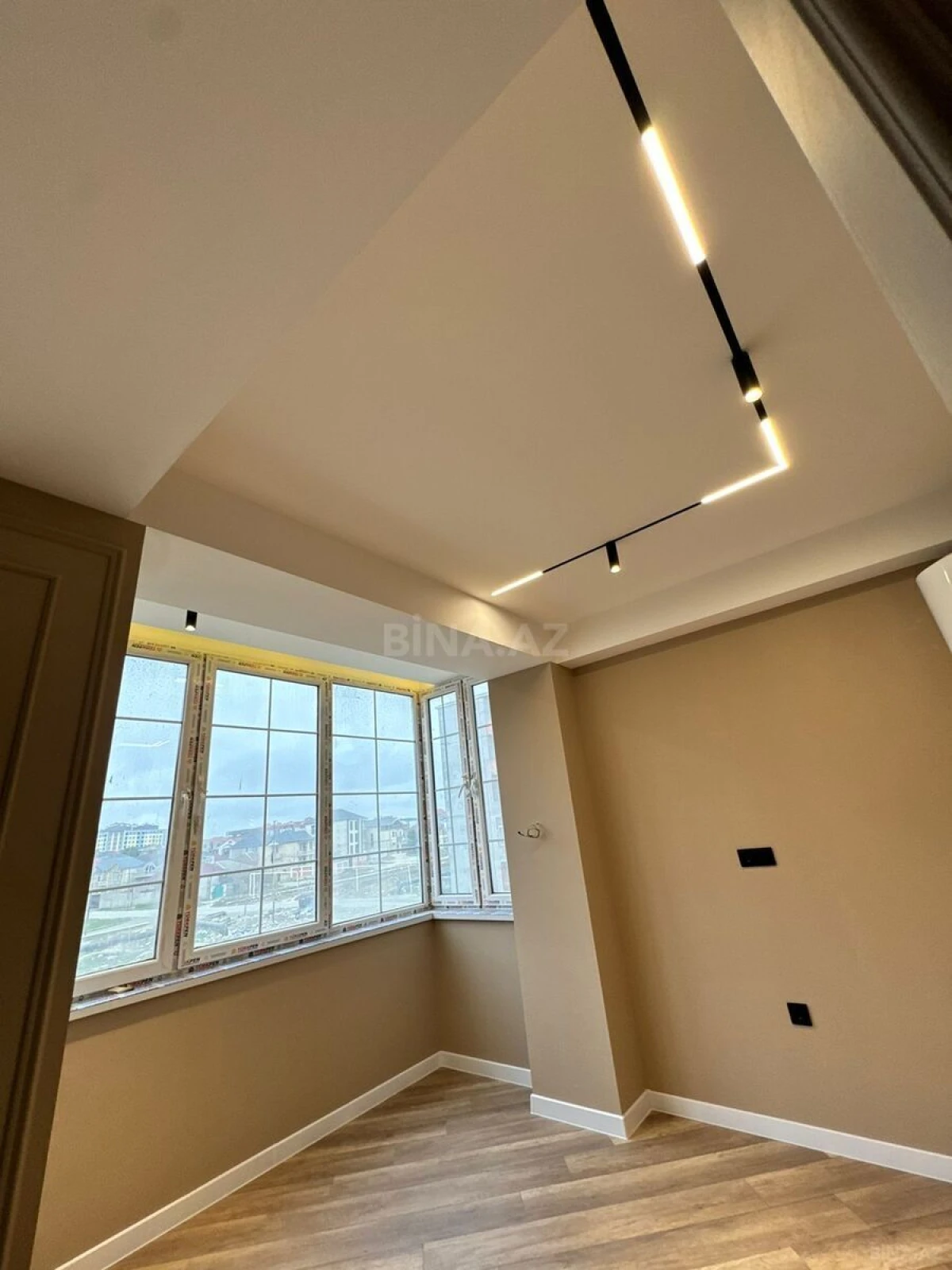 Satılır 3 otaqlı mənzil 73 m²