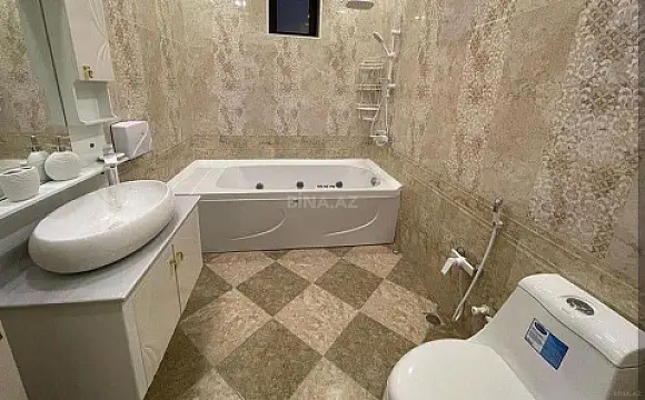 Kirayə verilir 4 otaqlı həyət evi 360 m²