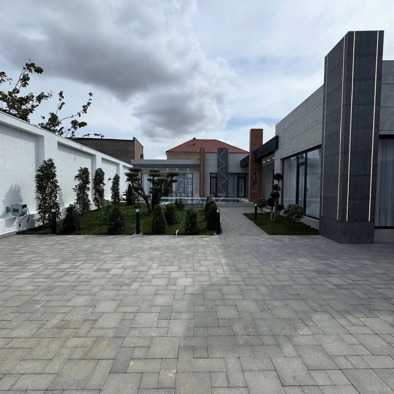 Kirayə verilir 4 otaqlı həyət evi 360 m²