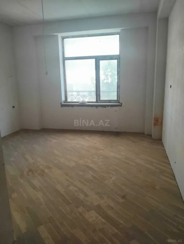 Satılır 3 otaqlı mənzil 129 m²