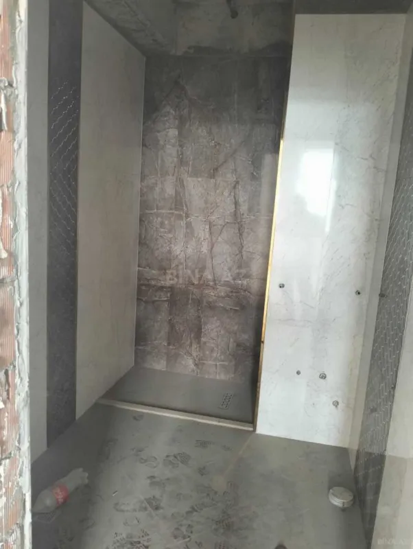 Satılır 3 otaqlı mənzil 129 m²