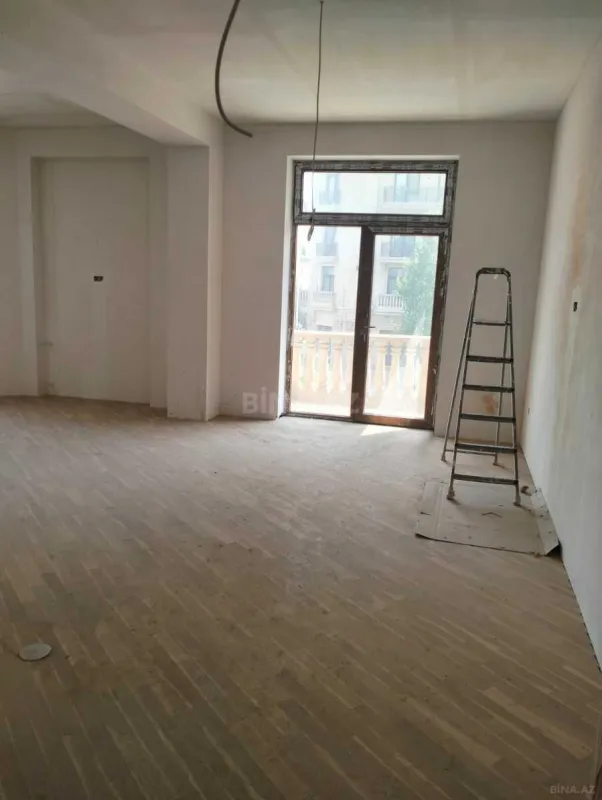 Satılır 3 otaqlı mənzil 129 m²