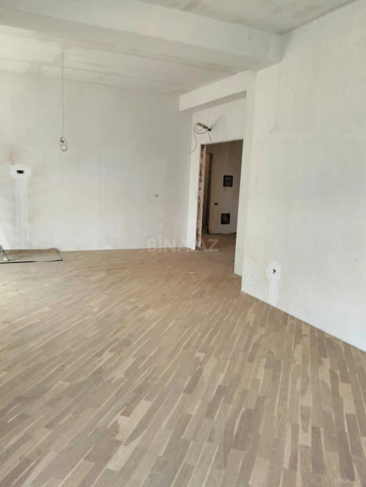 Satılır 3 otaqlı mənzil 129 m²