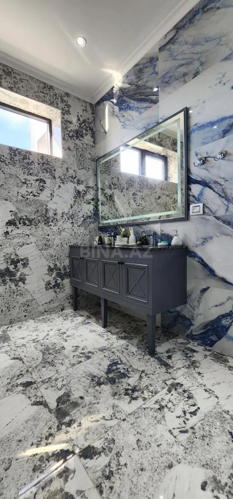 Kirayə verilir 5 otaqlı həyət evi 360 m²