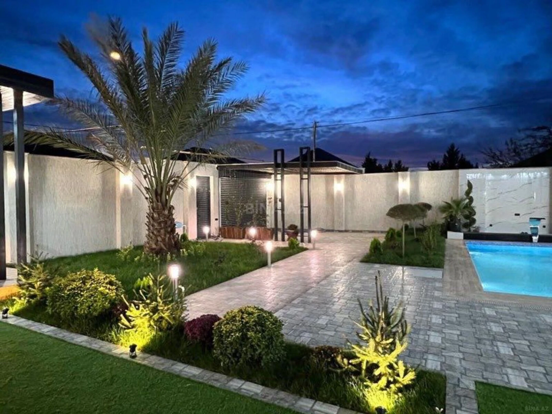 Kirayə verilir 5 otaqlı həyət evi 360 m²