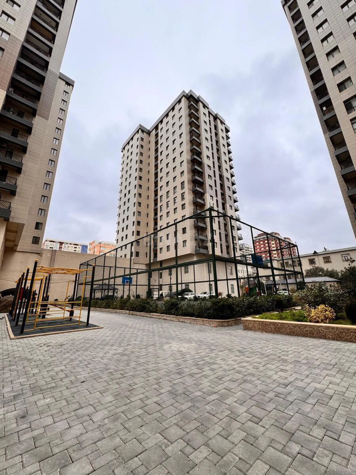 Satılır 2 otaqlı mənzil 70 m²