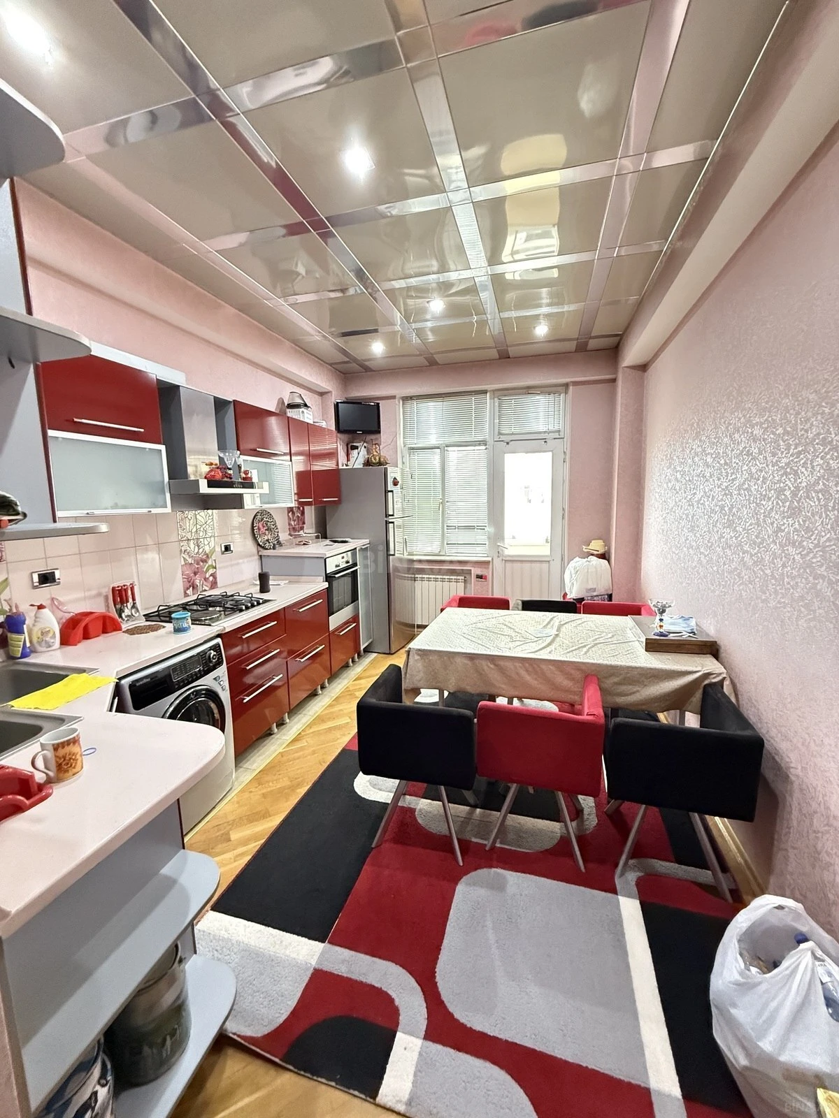 Satılır 3 otaqlı mənzil 125 m²