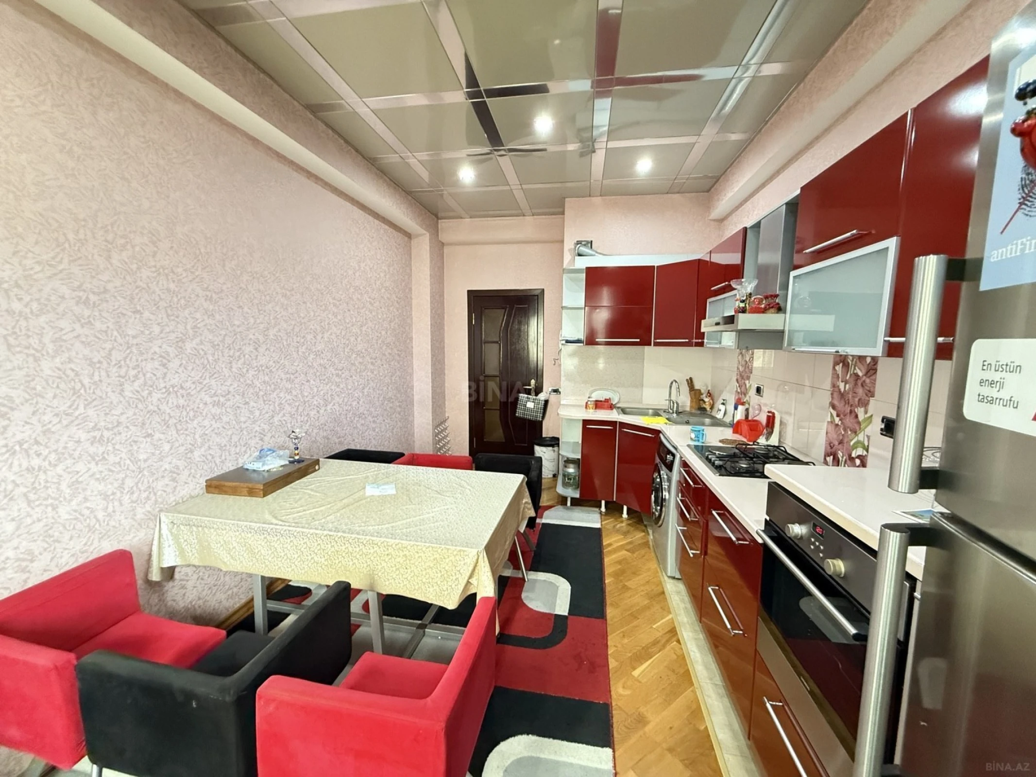 Satılır 3 otaqlı mənzil 125 m²