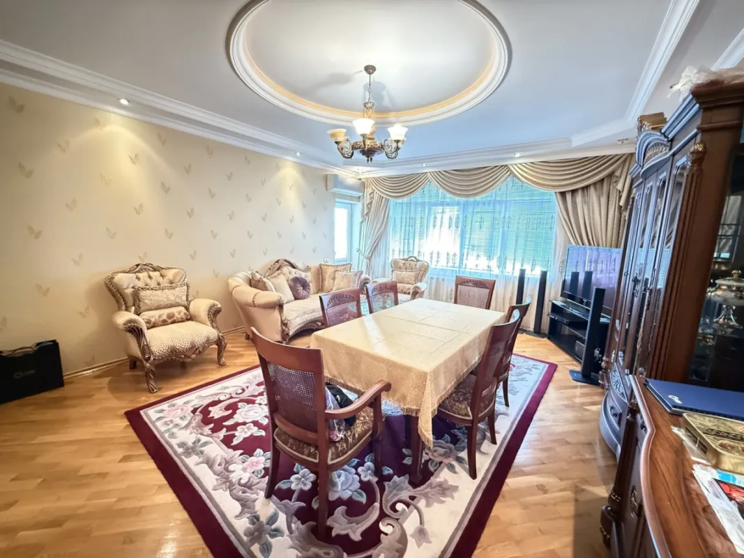 Satılır 3 otaqlı mənzil 125 m²