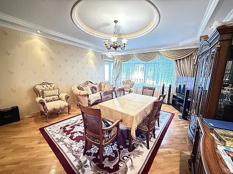 Satılır 3 otaqlı mənzil 125 m²