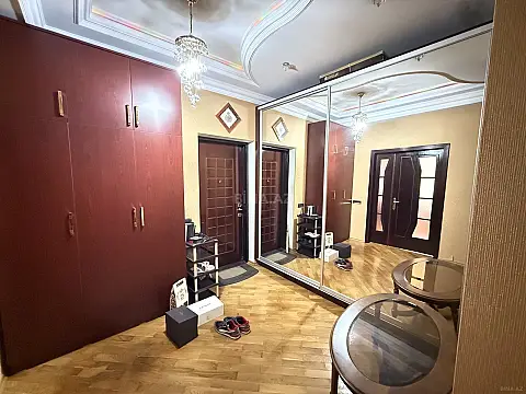 Satılır 3 otaqlı mənzil 125 m²