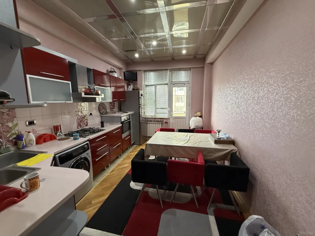 Satılır 3 otaqlı mənzil 125 m²