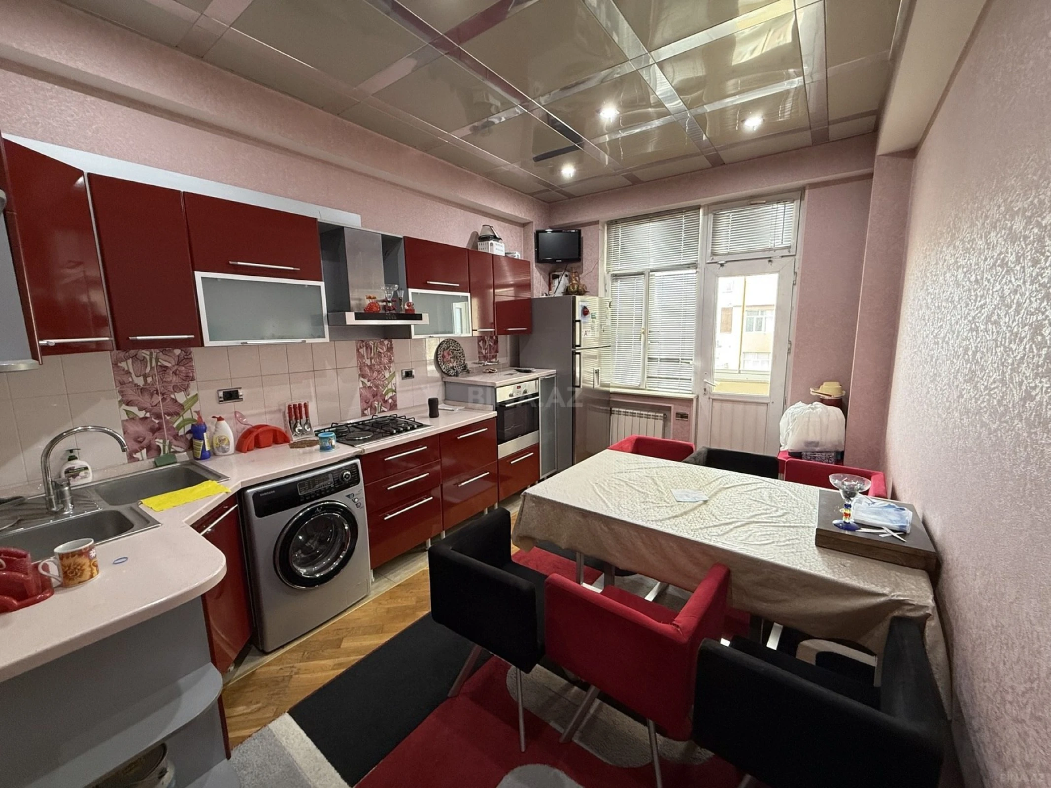 Satılır 3 otaqlı mənzil 125 m²