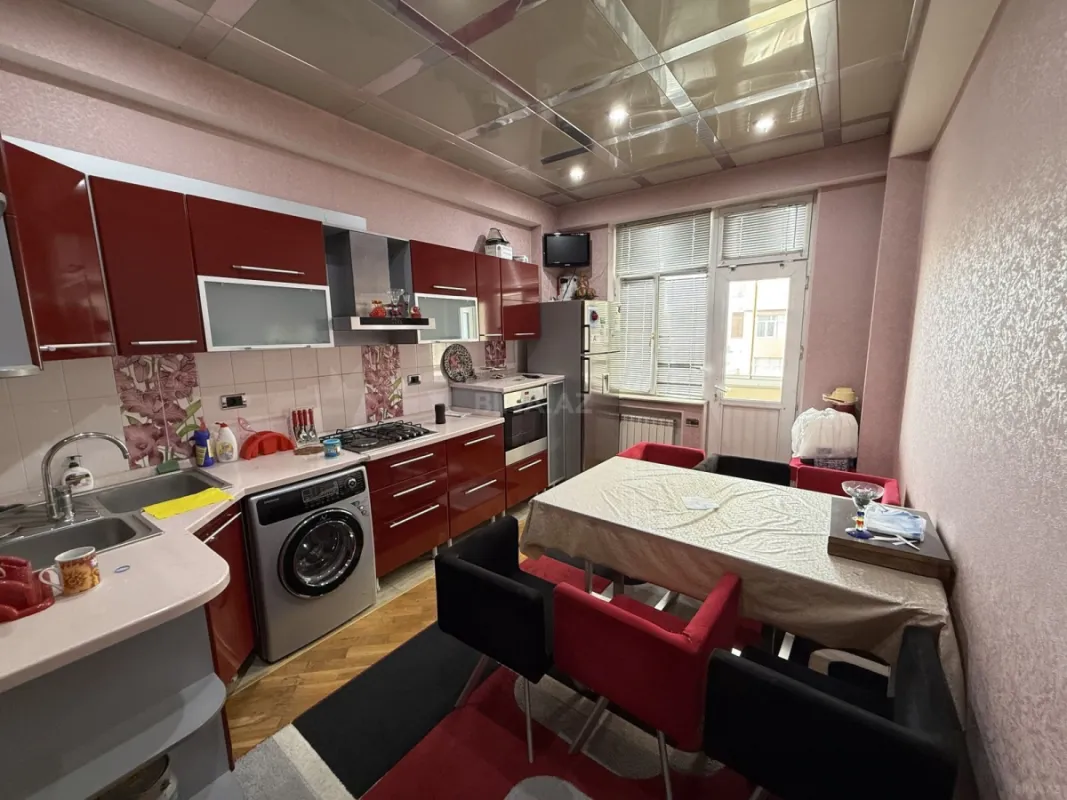 Satılır 3 otaqlı mənzil 125 m²