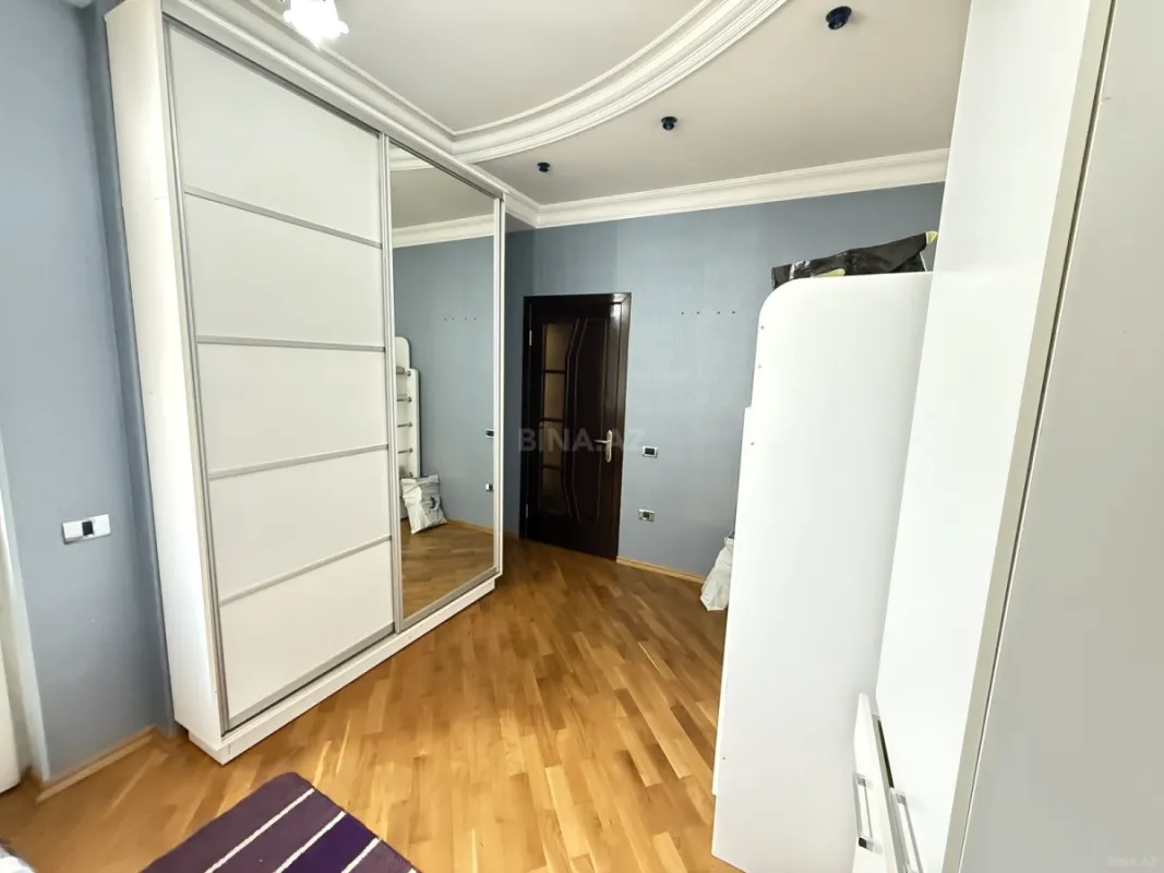 Satılır 3 otaqlı mənzil 125 m²