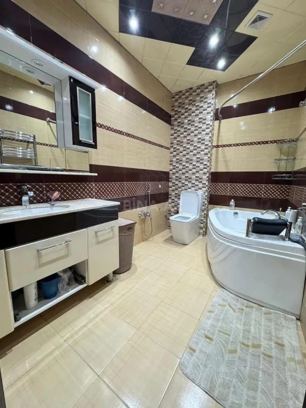 Satılır 4 otaqlı mənzil 167 m²