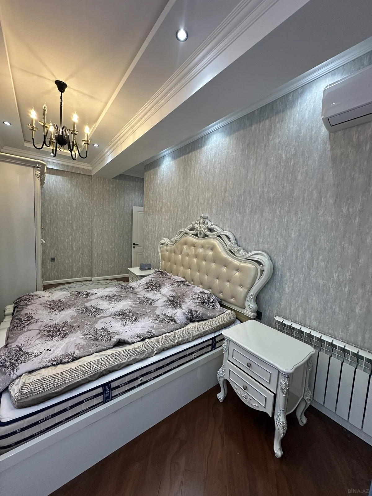Satılır 3 otaqlı mənzil 117 m²