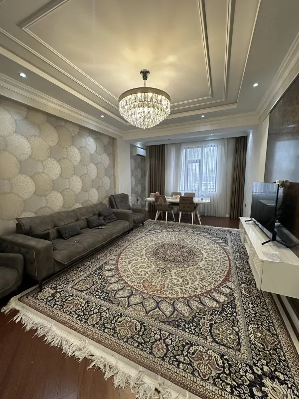 Satılır 3 otaqlı mənzil 117 m²