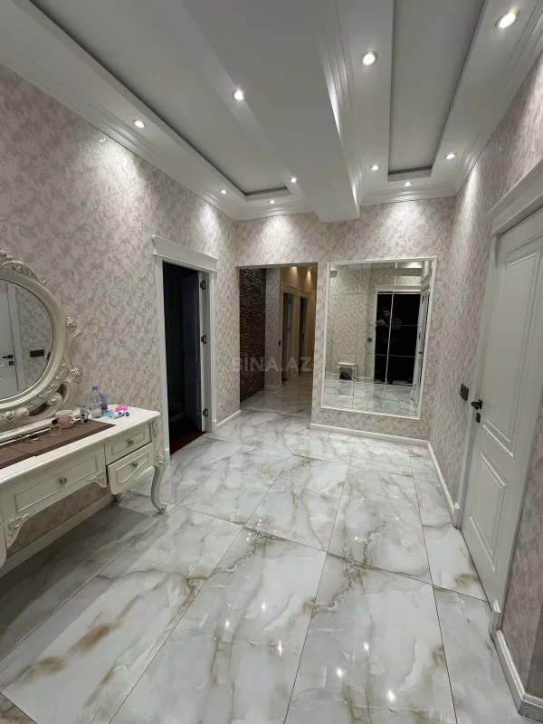 Satılır 3 otaqlı mənzil 117 m²