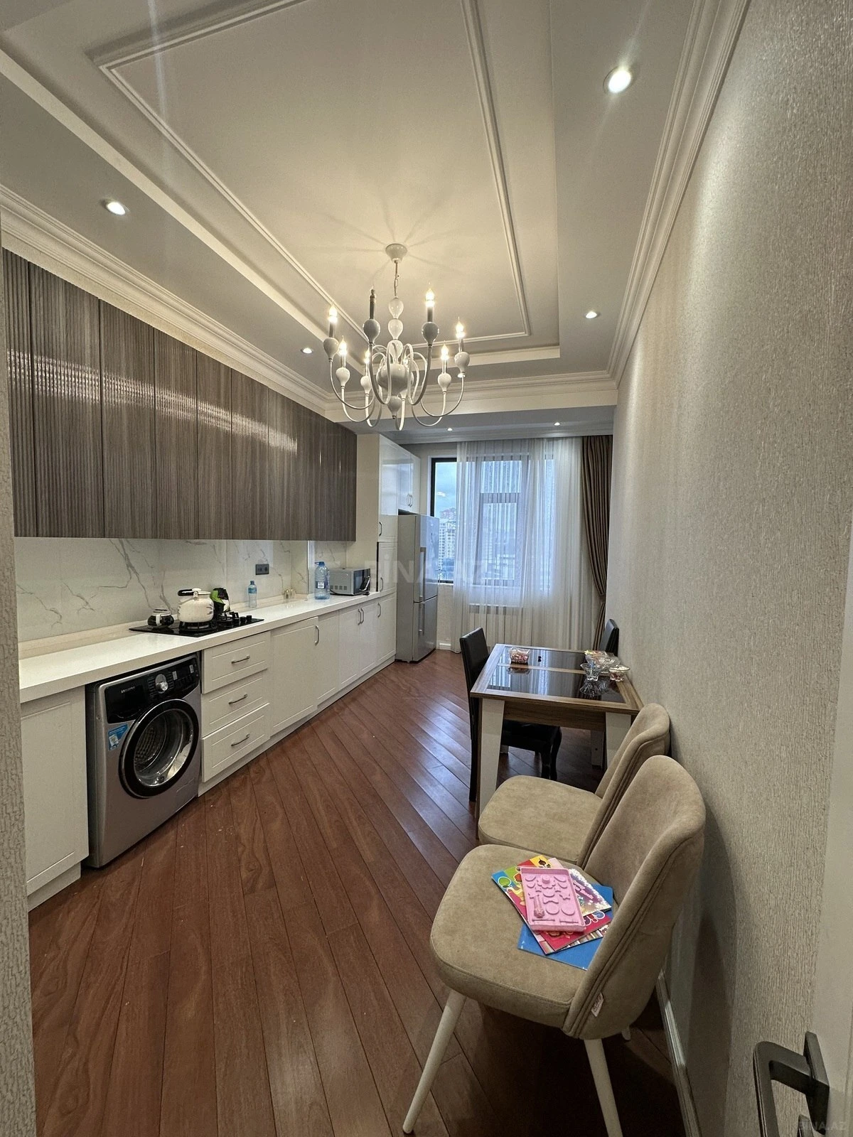Satılır 3 otaqlı mənzil 117 m²