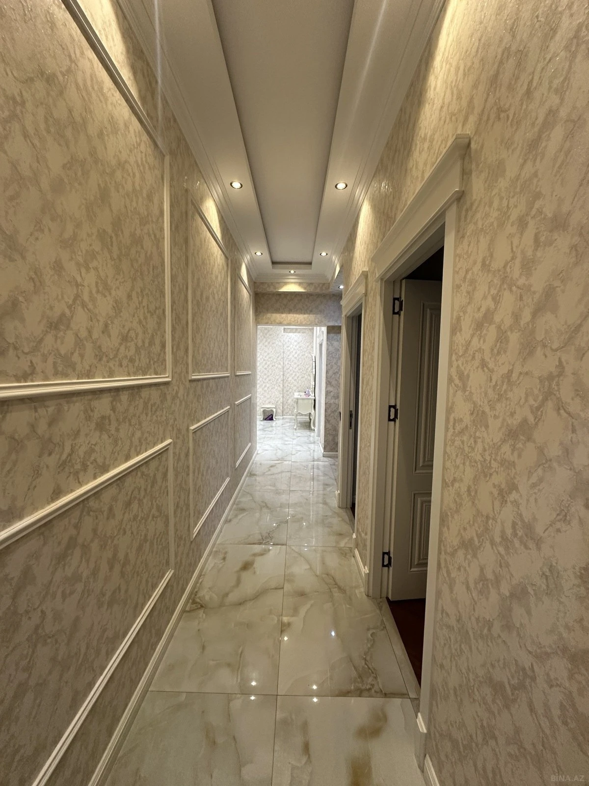 Satılır 3 otaqlı mənzil 117 m²