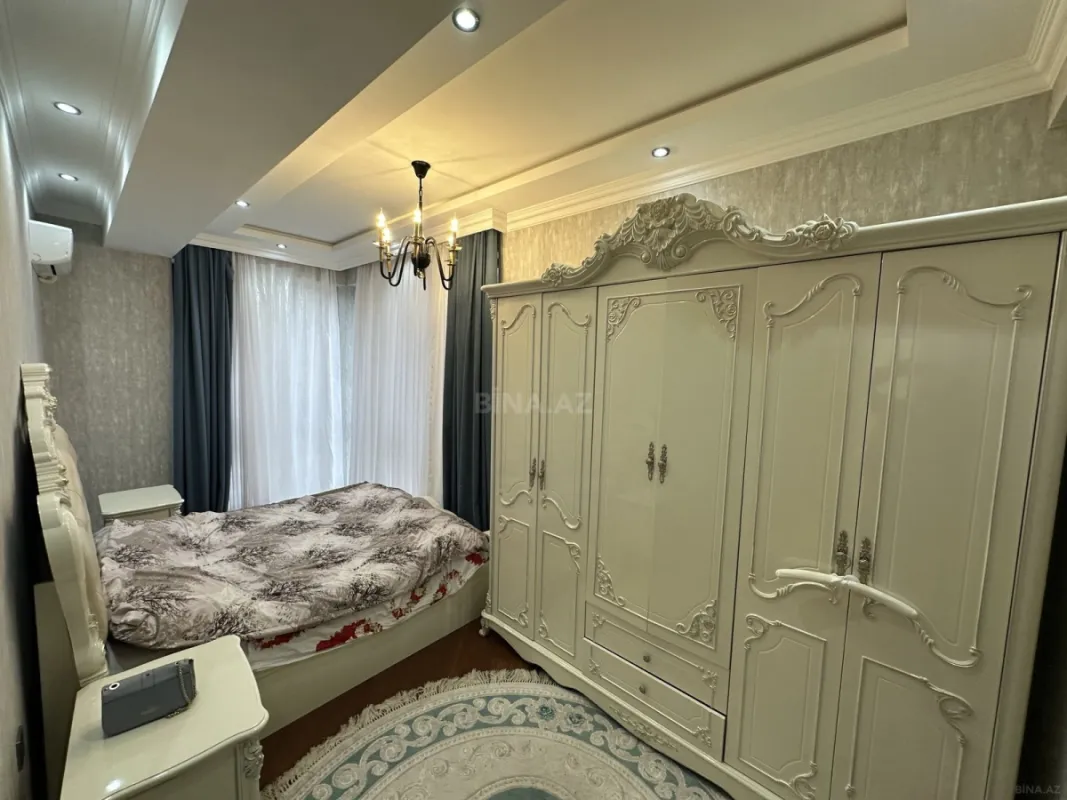 Satılır 3 otaqlı mənzil 117 m²