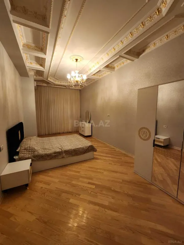 Satılır 3 otaqlı mənzil 166 m²