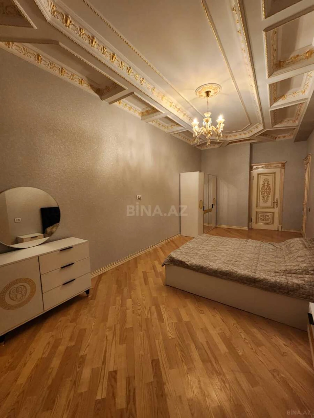 Satılır 3 otaqlı mənzil 166 m²
