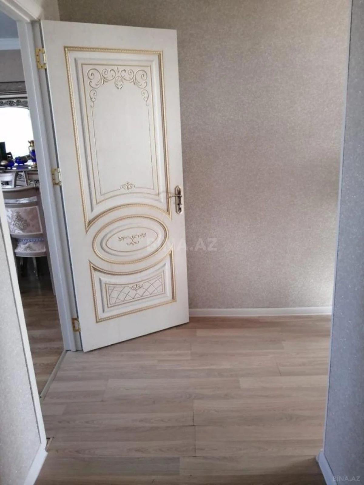 Satılır 4 otaqlı mənzil 105 m²