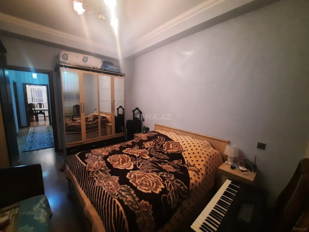 Satılır 2 otaqlı mənzil 68 m²