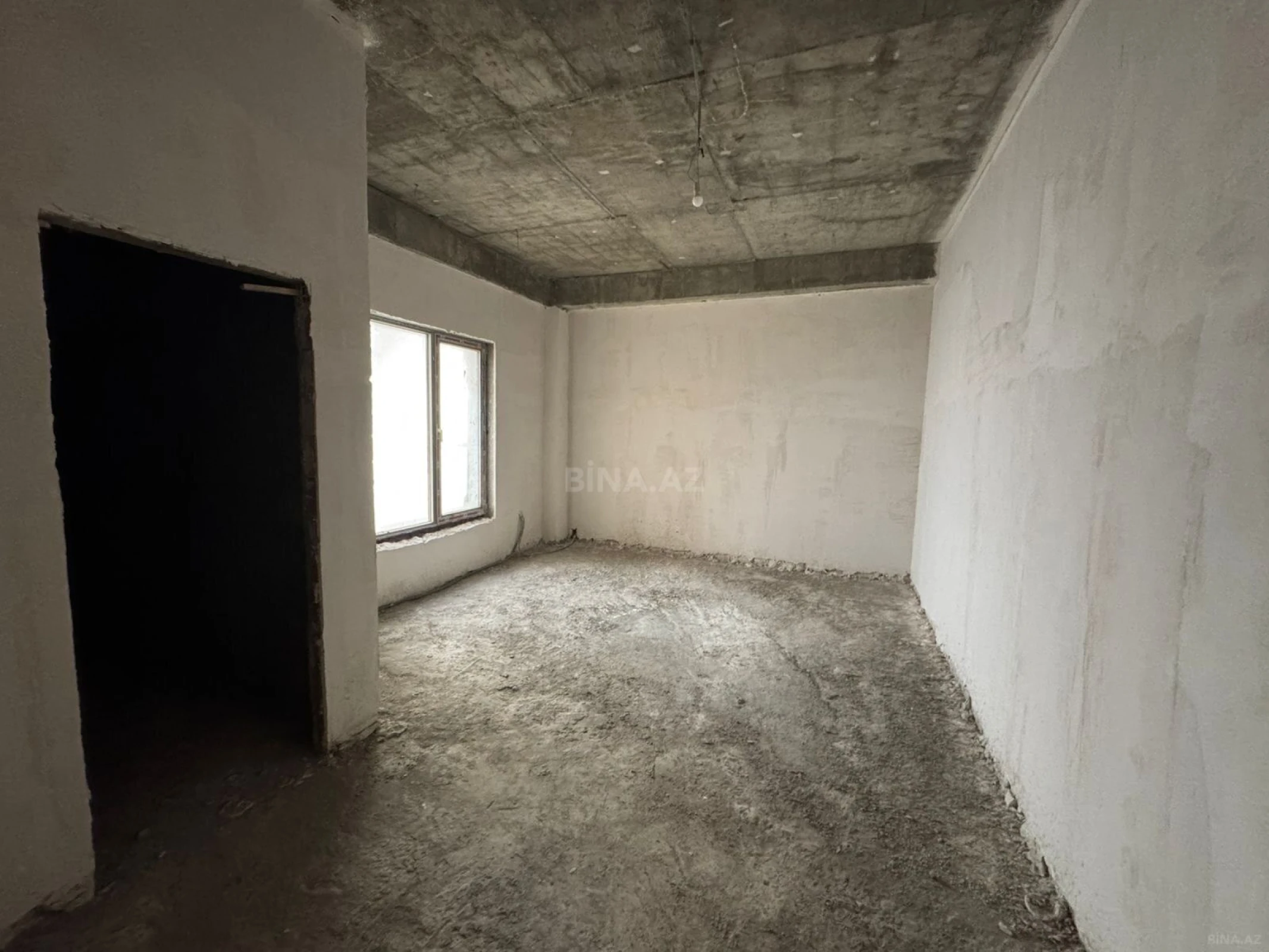 Satılır 4 otaqlı mənzil 167 m²