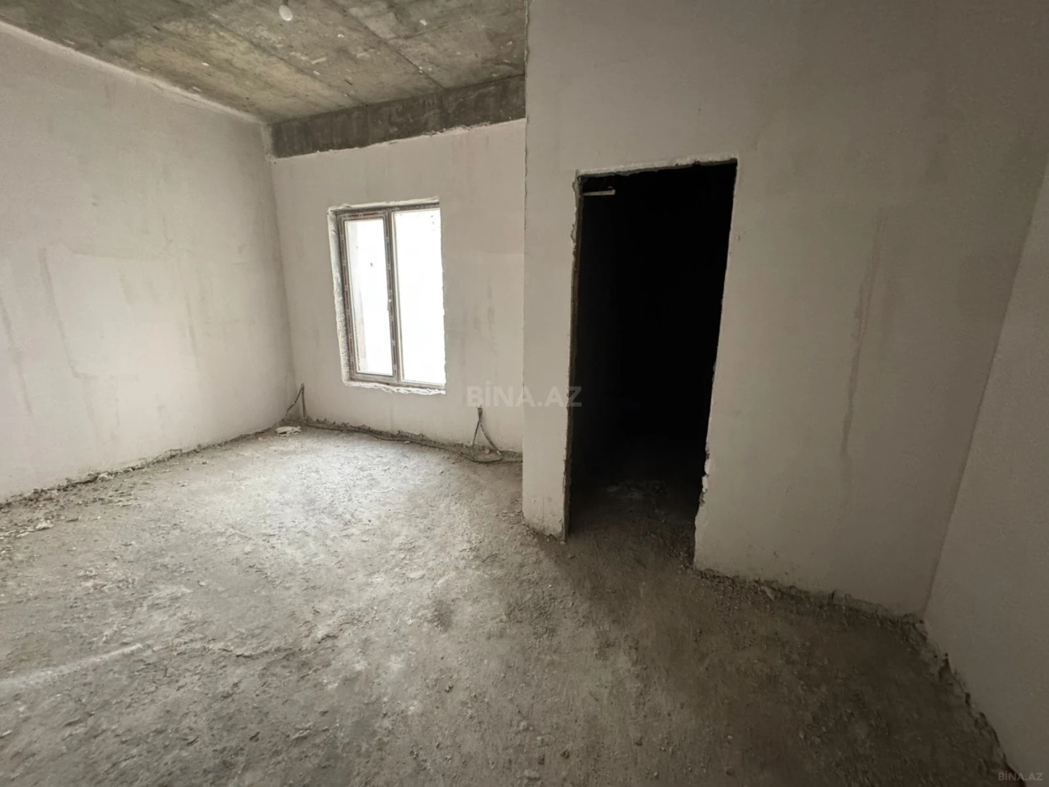 Satılır 4 otaqlı mənzil 167 m²