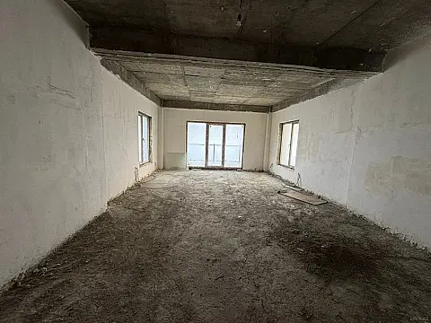 Satılır 4 otaqlı mənzil 167 m²