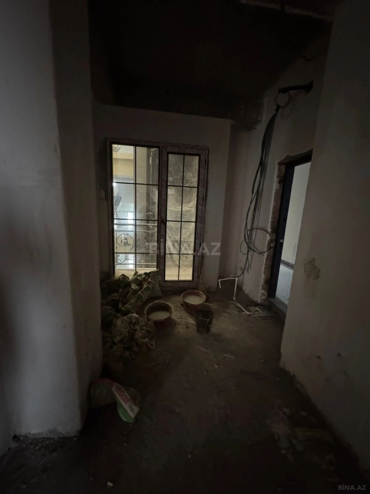 Satılır 4 otaqlı mənzil 167 m²