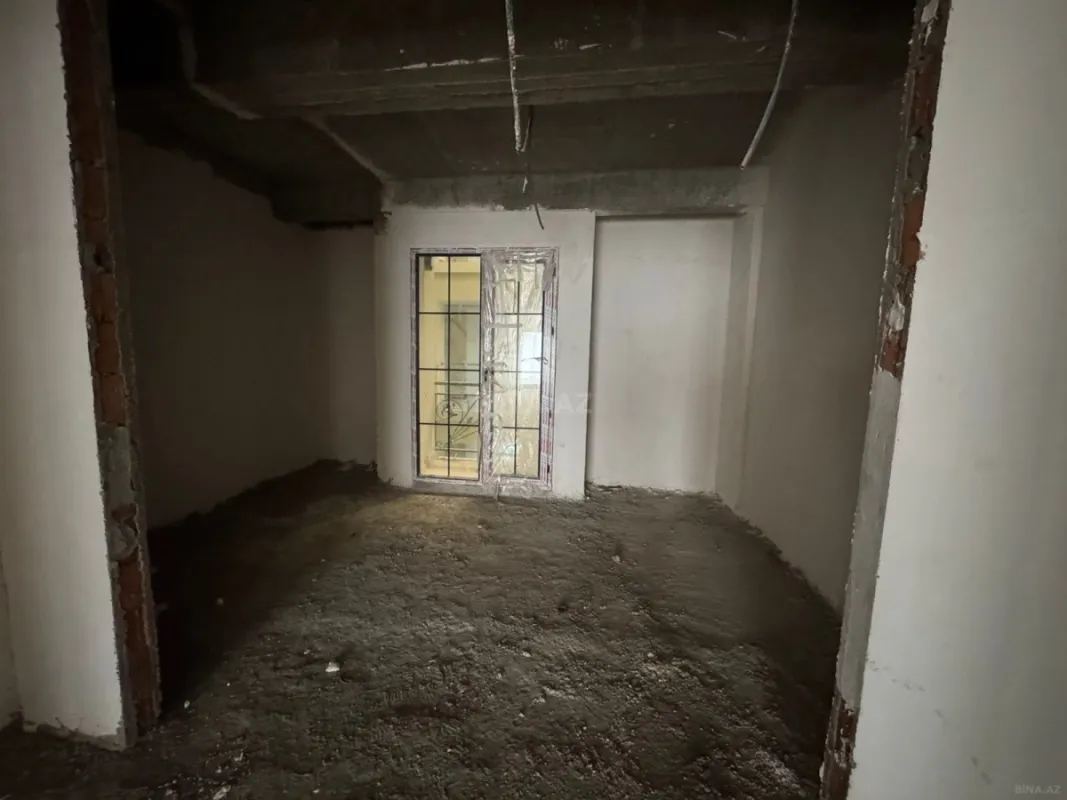 Satılır 4 otaqlı mənzil 167 m²