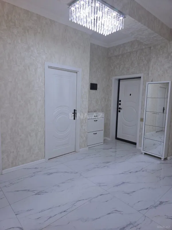 Satılır 4 otaqlı mənzil 115 m²
