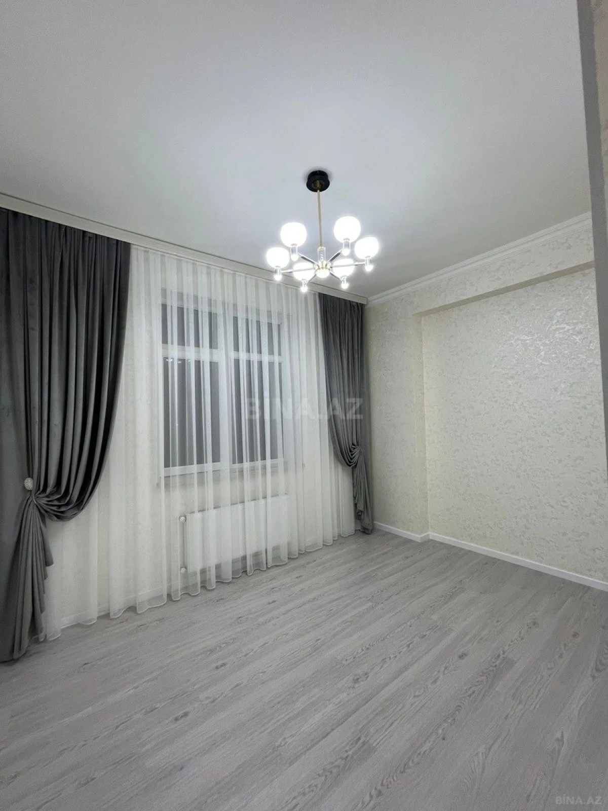 Satılır 4 otaqlı mənzil 115 m²