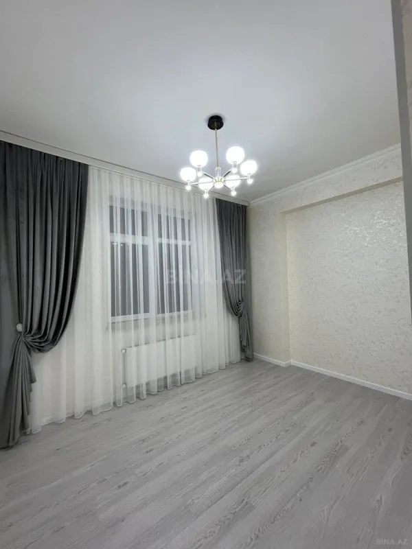 Satılır 4 otaqlı mənzil 115 m²