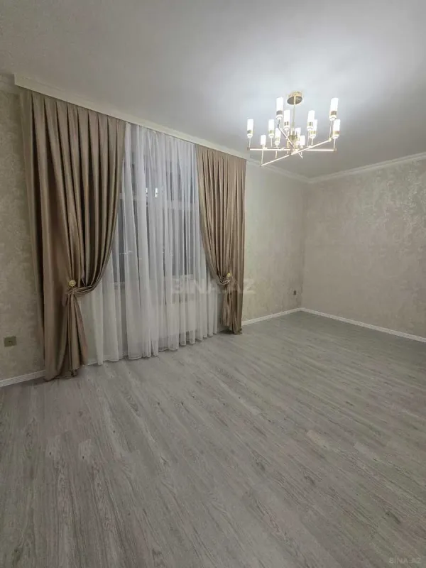 Satılır 4 otaqlı mənzil 115 m²