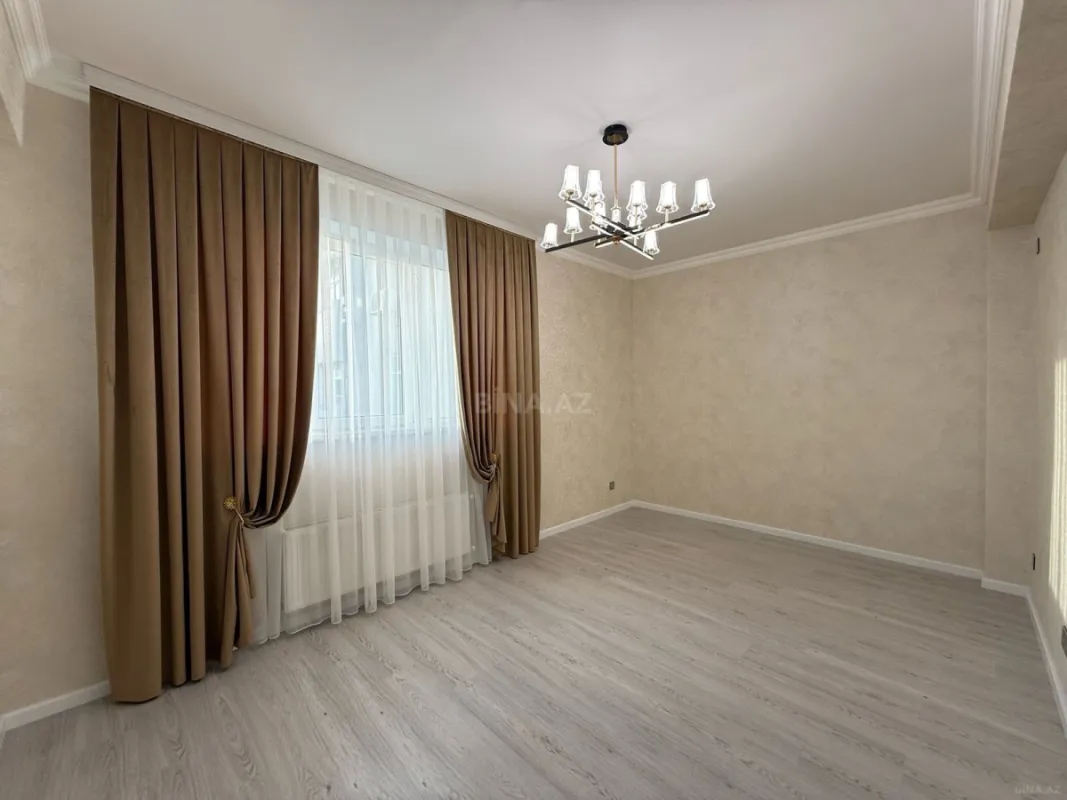 Satılır 4 otaqlı mənzil 115 m²
