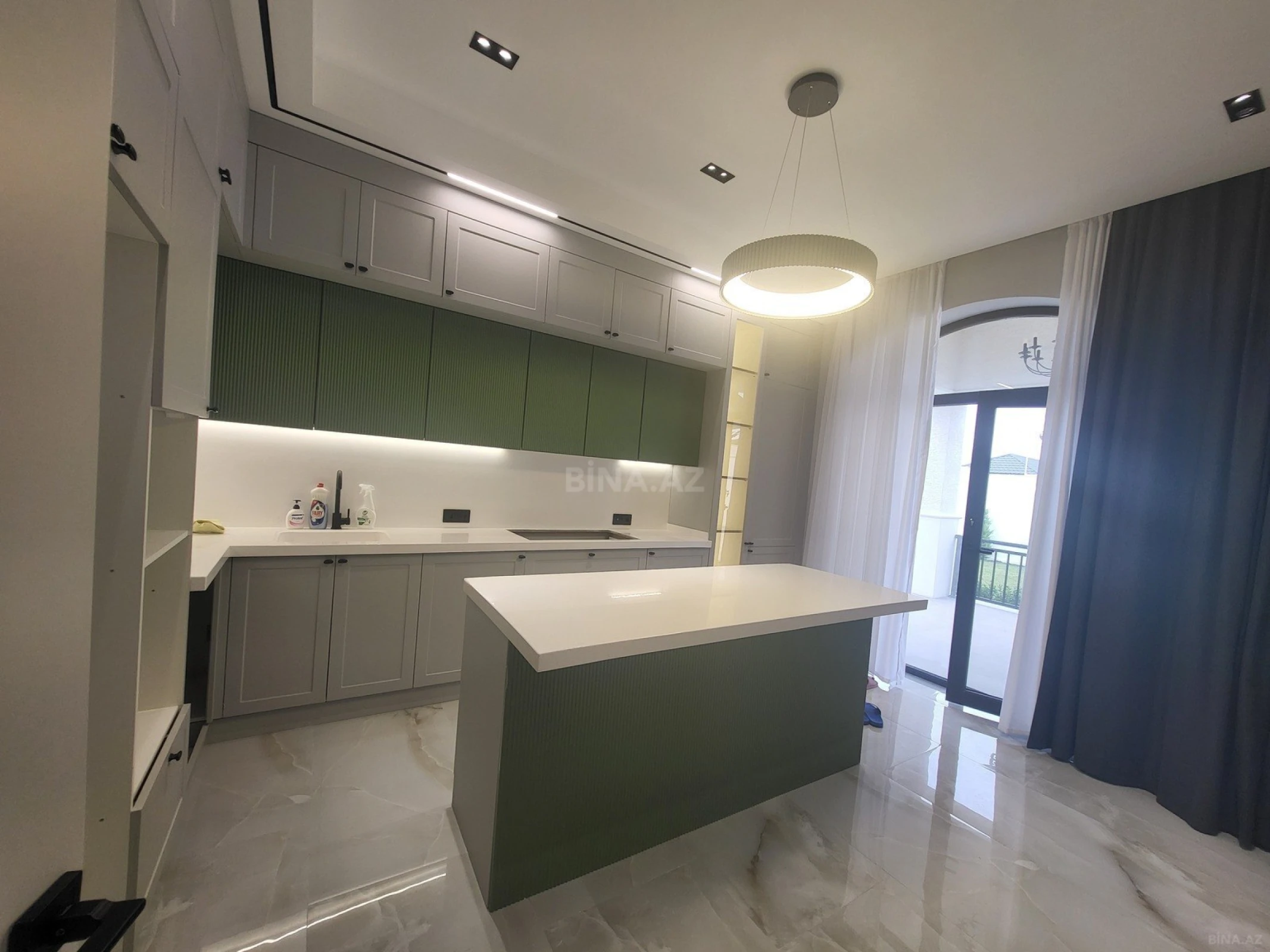 Satılır 4 otaqlı həyət evi 178 m²
