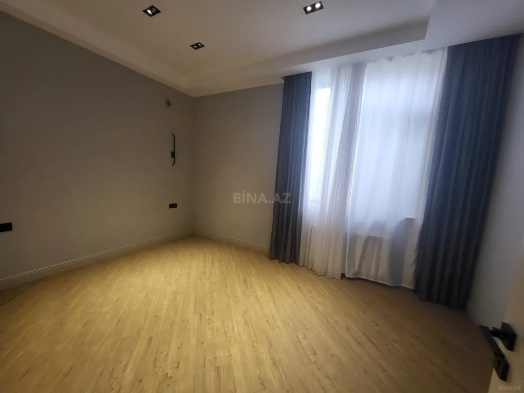 Satılır 4 otaqlı həyət evi 178 m²