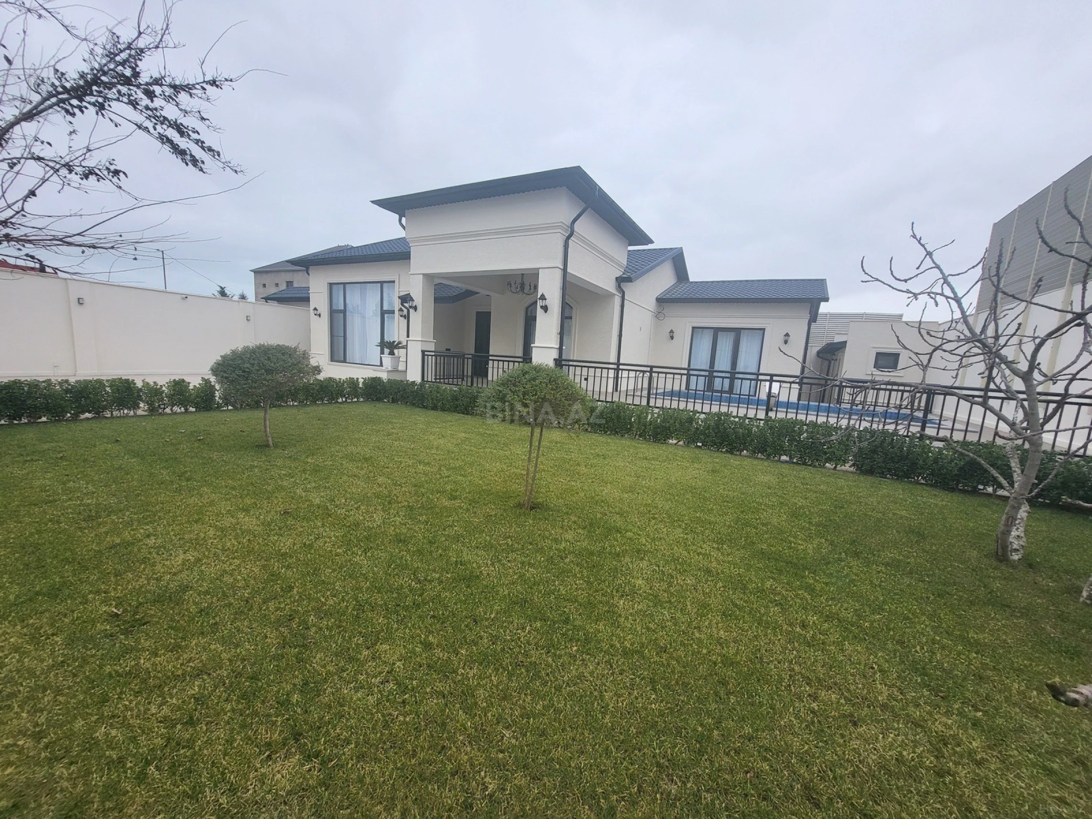 Satılır 4 otaqlı həyət evi 178 m²